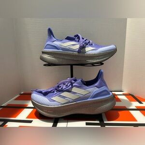Adidas Women's Ultraboost 5x
Running Shoes - Brand NEW!